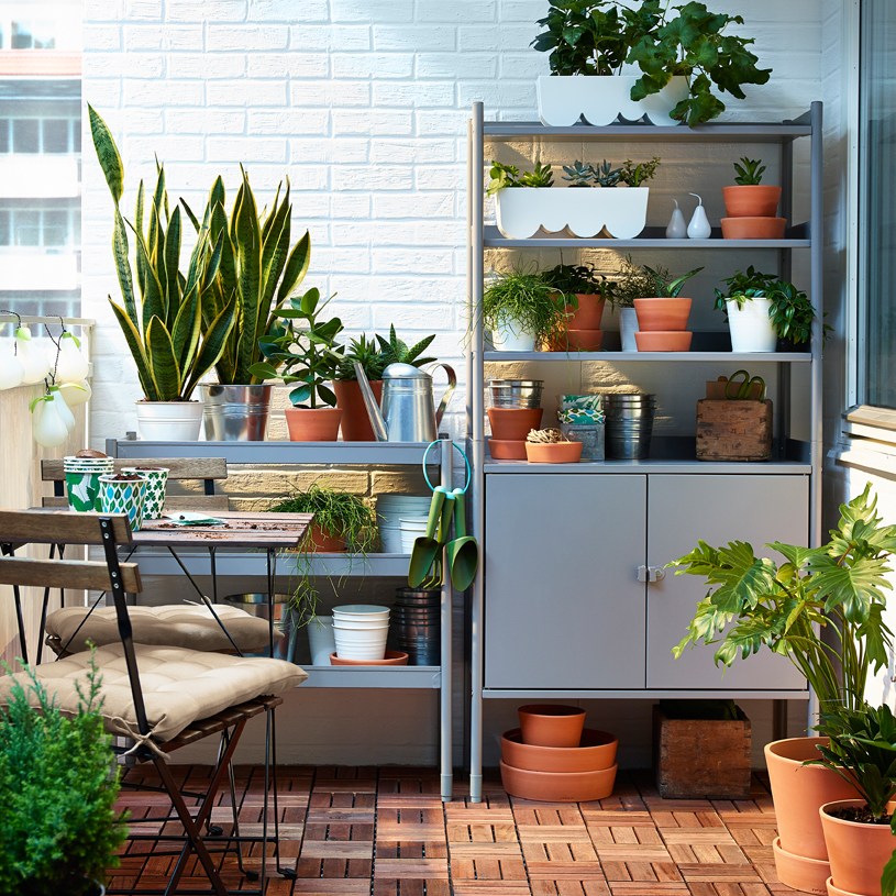 Balcony organizers for the urban gardener