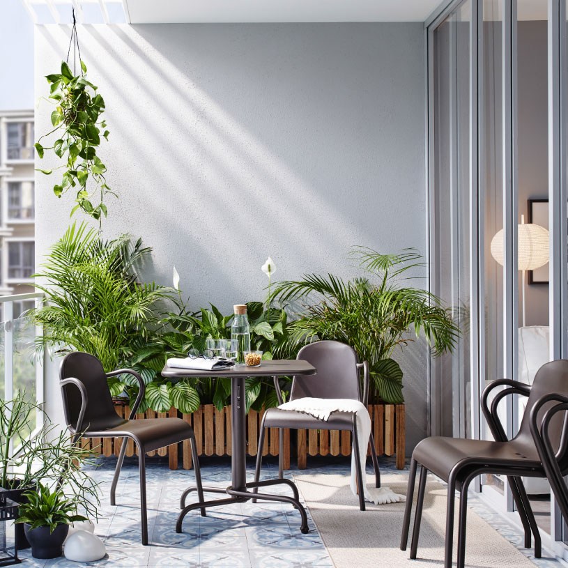 An urban oasis in 43 square feet