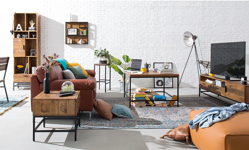 FAMILY LOFT. The industrial style is also colorful, cozy and familiar