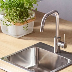 Kitchen faucets & sinks