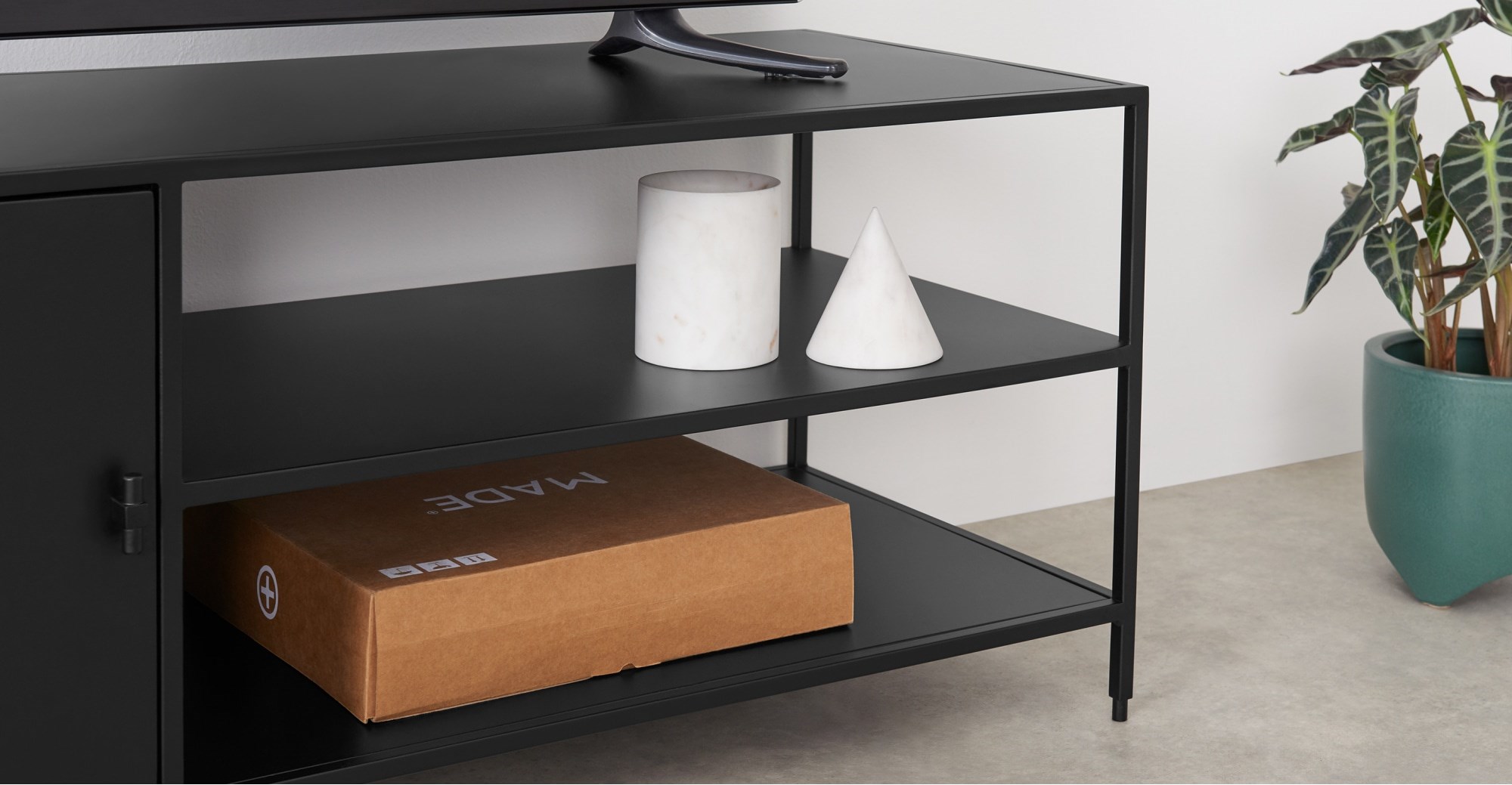 SOLOMON Compact TV Unit Black Metal TV & media furniture Furniture